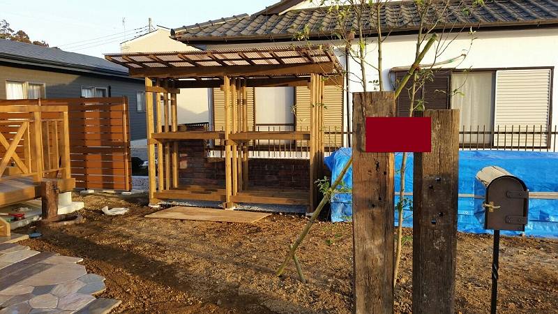 薪小屋 薪小屋