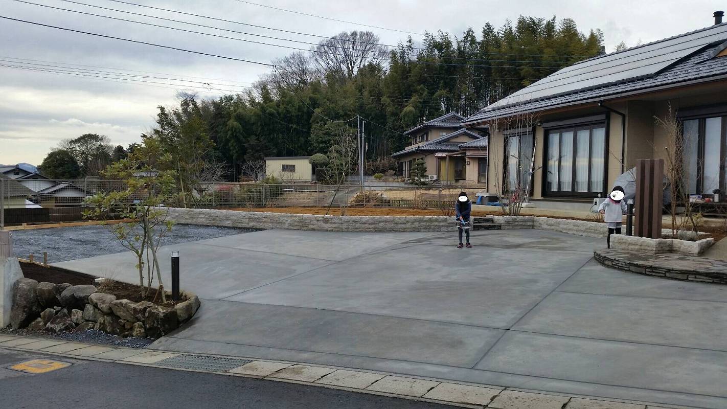 水戸市外構・エクステリア・庭で縄跳び 水戸市外構・エクステリア・庭で縄跳び