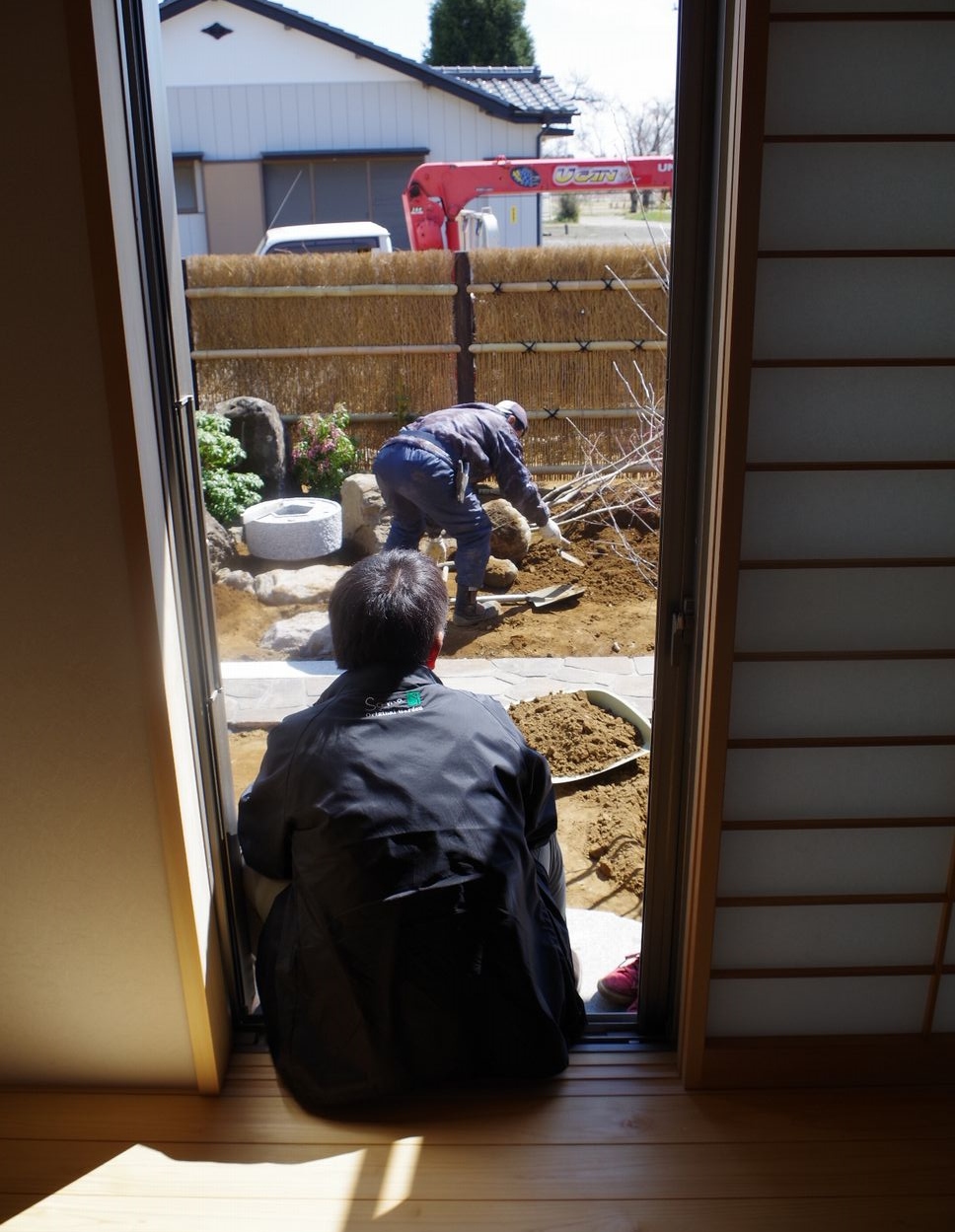 和庭 社長の背中 和庭 社長の背中