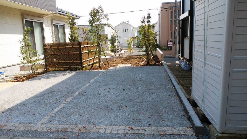 洗い出し駐車場 洗い出し駐車場