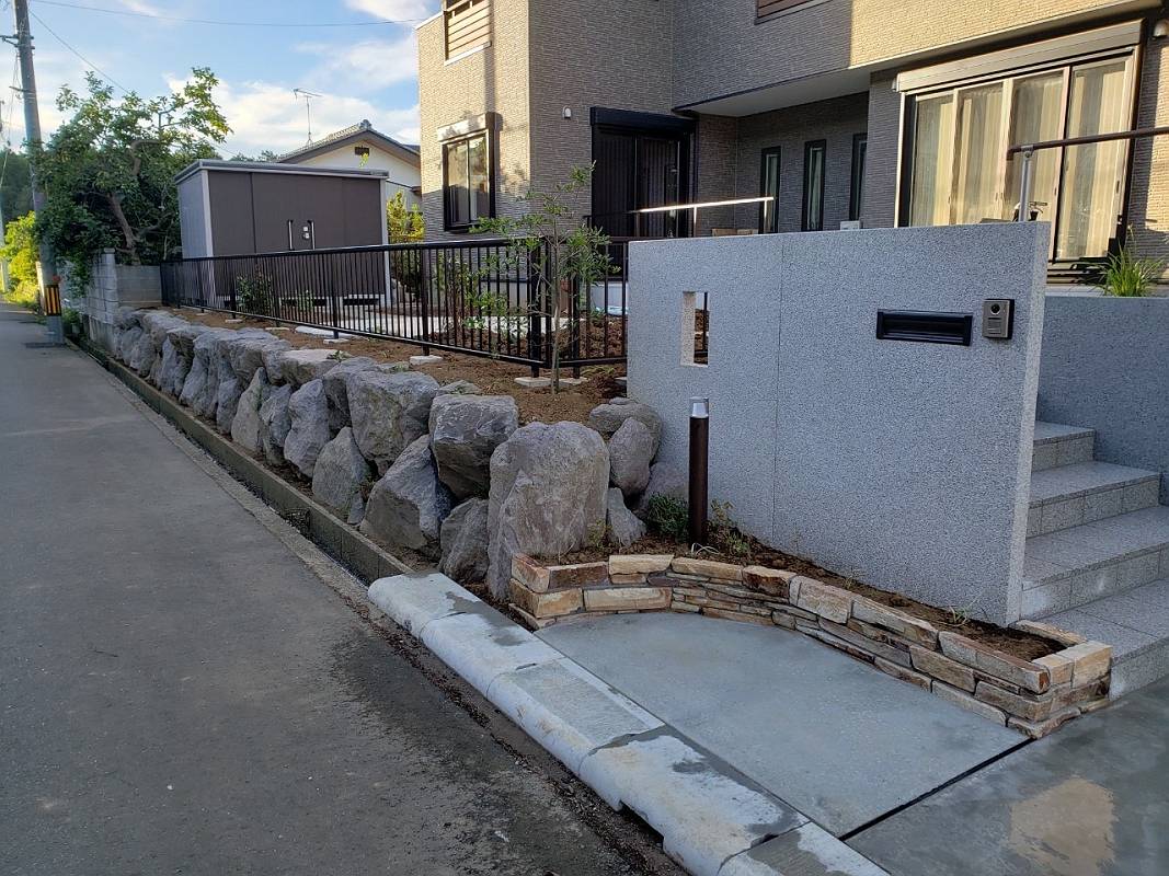 土留・門柱・景石・自然石 土留・門柱・景石・自然石