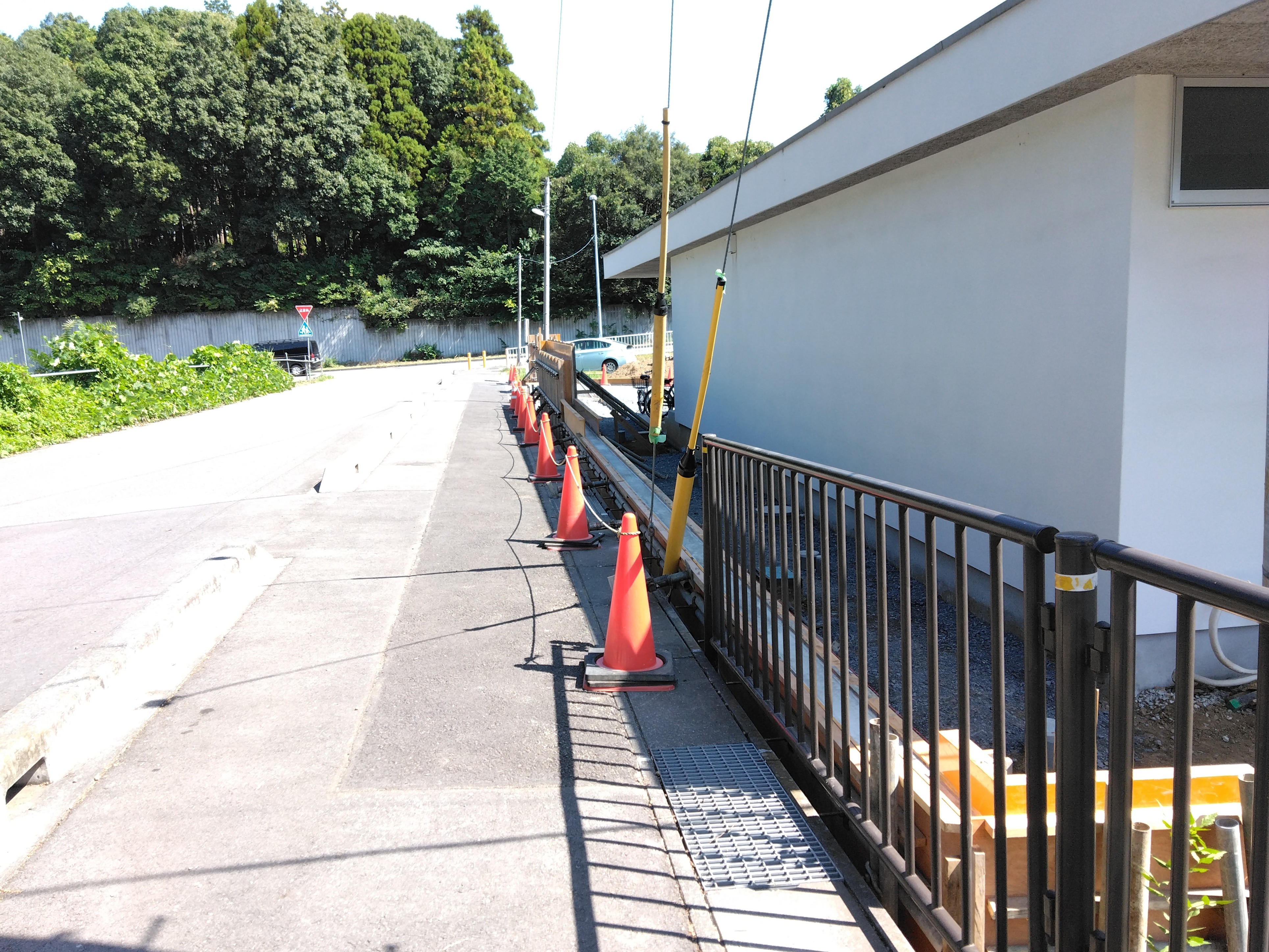 �R���N���[�g�H��