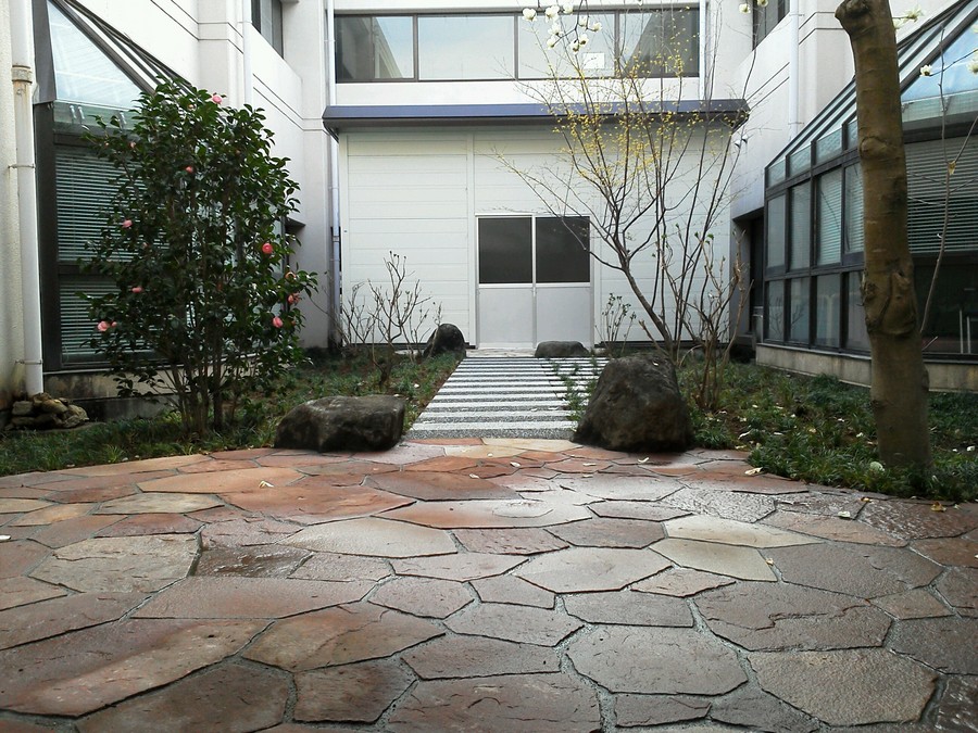 @tH[