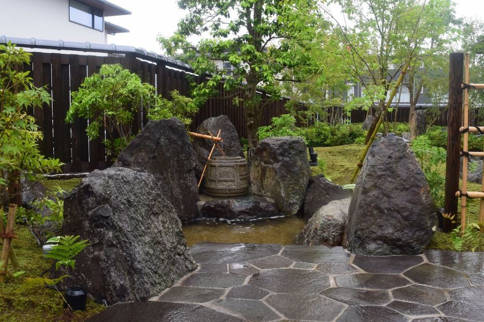 蹲石組み 蹲石組み